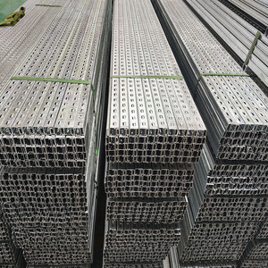 Fournisseur de profilés en acier proposant des profilés en C et des Unistruts à fentes pour l'installation de systèmes photovoltaïques sur toiture - Product Image 2