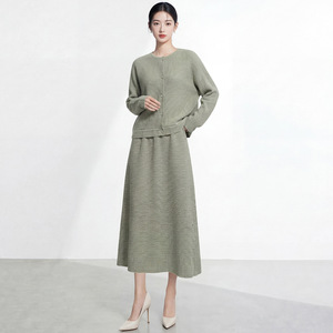 Nouvelle Collection Été 2026 : Ensemble Tendance Femme – Haut Ample Décontracté + Jupe Deux Pièces Grande Taille – Vêtements Féminins en Gros - Product Image 1