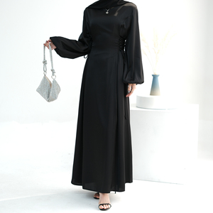 Vente en gros B2B, collection Loriya Ramadan, <span class=keywords><strong>abaya</strong></span> en satin pour occasions spéciales et décontractées, avec ceinture ajustable sur le côté, robe musulmane modeste pour femmes - Product Image 5