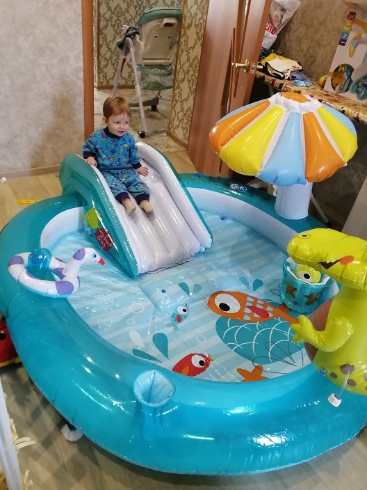 Intex 57165 Gator Play Center - Portable Swimming Pool