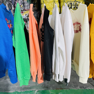 Vendita all'Ingrosso di Abbigliamento di Seconda Mano di Alta Qualità per Giovani Felpe con Collo Tondo in Lotti Misti - Product Image 6