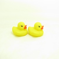 Lot en gros de mini canards jaunes en plastique qui couinent et flottent pour le bain de bébé