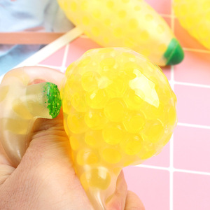 Juguete Antiestrés de Plátano con Cuentas Transparentes, Juguete Sensorial para Niños con Forma de Fruta, Bola Blanda para Aliviar la Ansiedad - Product Image 3