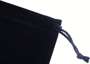 ถุงกำมะหยี่ขนาดเล็กแบบมีเชือกผูก สีสันหลากหลาย สำหรับใส่ของขวัญวันเกิด เครื่องสำอาง ลูกเต๋า เครื่องประดับ พร้อมโลโก้  ใช้งานสะดวก - Product Image 4