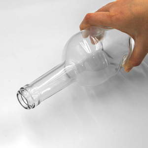Bouteille en verre <span class=keywords><strong>de</strong></span> qualité supérieure pour spiritueux et liqueurs, personnalisable en gros, 500 ml et 750 ml, avec étiquette <span class=keywords><strong>de</strong></span> <span class=keywords><strong>vin</strong></span> - Product Image 3