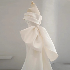 Elegante Abito <span class=keywords><strong>da</strong></span> Sposa a Sirena in Raso Francese con Spalle Scoperte, Strass e Strascico Lungo, Senza Spalline, Ideale per <span class=keywords><strong>Cerimonia</strong></span> e Ricevimento - Product Image 5
