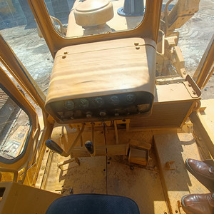 รถดันดินตีนตะขาบ Caterpillar D7G มือสองจากญี่ปุ่น เครื่องยนต์ CAT 3306 ขนาดกลาง พร้อมริปเปอร์ สำหรับงานก่อสร้างปรับระดับพื้นดิน - Product Image 4