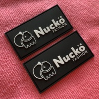 Étiquette en caoutchouc PVC 3D convexe de conception mode, patch en silicone personnalisé à coudre en relief pour vêtements