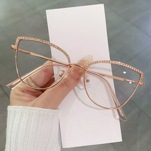 Occhiali <span class=keywords><strong>da</strong></span> vista HX-1104 Fashion Cat Eye anti luce blu <span class=keywords><strong>da</strong></span> donna, montatura in lega di alta qualità, bloccano la luce blu, occhiali per <span class=keywords><strong>computer</strong></span>. - Product Image 3