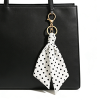 En gros, Pendentif de sac et accessoire de mode en foulard à pois colorés avec nœud, porte-clés fait main pour clés de voiture et sacs à main