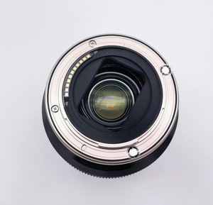 เลนส์ 35-150 มม. f/2-2.8 Di III VXD Z — เลนส์ซูมถ่ายภาพบุคคลแบบ F2 ที่เริ่มต้นที่ค่า F2 ตัวแรกในโลก สภาพดีเยี่ยม ใช้งานได้เต็มประสิทธิภาพ! - Product Image 4