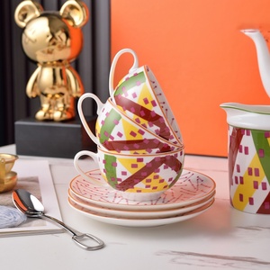 Ensemble de tasses à café et à thé en céramique de style européen, 15 pièces, design cheval, nouveau produit - Product Image 6