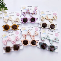Lunettes de soleil anti-UV mignonnes à motif floral, lot de 3, accessoires pour photos d'enfants, cadeau pour bébés filles, ensemble de lunettes de soleil avec double nœud papillon et bandeau pour cheveux