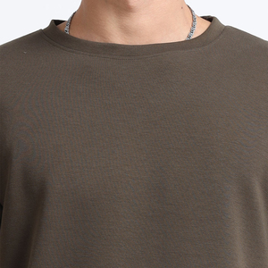 ราคาขายส่ง เสื้อยืดคอกลมแขนสั้นลำลองสำหรับผู้ชายและกางเกงขาสั้นสำหรับผู้ใหญ่ พร้อมสกรีนโลโก้ตามสั่ง - Product Image 5