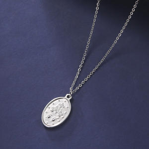 Collier avec pendentif médaille <span class=keywords><strong>de</strong></span> <span class=keywords><strong>la</strong></span> Vierge <span class=keywords><strong>de</strong></span> Guadalupe en acier inoxydable plaqué or 18 carats, bijoux chrétiens catholiques - Product Image 6