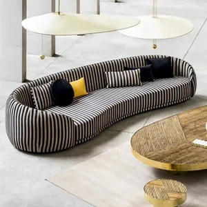 Yaratıcı çizgili otel lobisinde villa oturma odası komple yeni model şekilli mobilya oturma odası çizgili kanepe