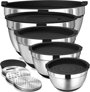 Set di 8 Ciotole Impilabili in <span class=keywords><strong>Acciaio</strong></span> Inox <span class=keywords><strong>con</strong></span> Coperchi Ermetici, 3 Grattugie e Basi Antiscivolo per Cucina - Product Image 1