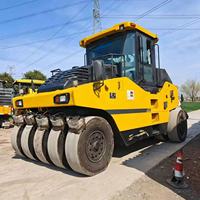 Compacteur de pneus en caoutchouc robuste XP303K, poids maximal jusqu'à 30300 kg, alimentation stable, idéal pour la construction routière.