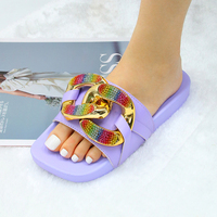 Chaussures de luxe de styliste pour femmes, sandales d'été décontractées à la mode avec chaîne pour l'extérieur, pantoufles à diapositives plates