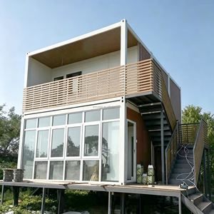 Casa Contenedor Prefabricada de Dos Pisos con Techo Inclinado, Estilo Chalet, Moderna, Modular, Pequeña Villa/Cabaña para Resort, Alojamiento Vacacional - Product Image 2
