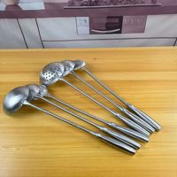 Yolecen 304 Cuillère à main à long manche en acier inoxydable 201 pour plat à soupe sauté et à usages multiples