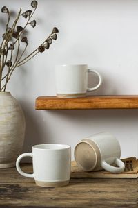 Mug à café, thé au lait ou bière en bois de caoutchouc écologique de haute qualité avec poignée, style moderne pour le camping et la randonnée - Product Image 4