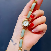 Montre pour femme en quartz médiévale incrustée de jade et de strass, nouvelle collection 2025, luxe et esthétique orientale haut de gamme