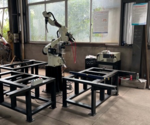 Station de travail robotisée <span class=keywords><strong>à</strong></span> double <span class=keywords><strong>poste</strong></span>, bras robotisé 6 axes, robot de soudage CO2 MIG MAG <span class=keywords><strong>TIG</strong></span> - Product Image 4