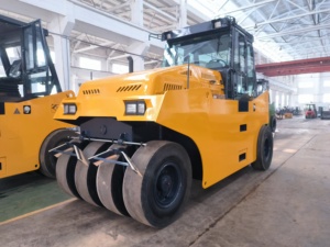 Compacteur pneumatique de 30 tonnes, rouleau compresseur routier à pneus pneumatiques de 20 tonnes avec moteur importé - Product Image 4