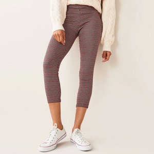 กางเกงโยคะผู้หญิงรุ่นใหม่เอวกลาง ระบายอากาศได้ดี สวมใส่สบาย เหมาะสำหรับออกกำลังกาย ฟิตเนส ผลิตตามสั่ง เนื้อผ้าถักน้ำหนักเบา - Product Image 3