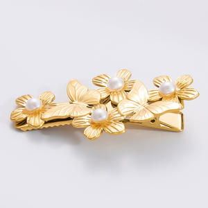Pinzas para el cabello con forma de flor chapadas en oro con perlas para uso diario, accesorio para el cabello - Product Image 3