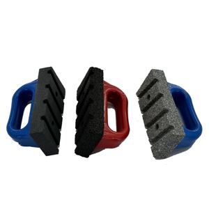 حصى مخصصة مقبض بلاستيكي شحذ حجر OEM دعم كتلة طحن الطوب فرك - Product Image 1