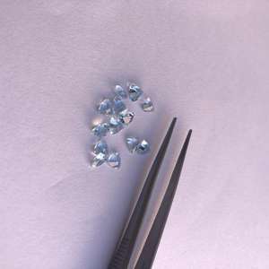 Jewel Creation - Topacio Azul Cielo Natural de 6 mm, Corte Trillón Facetado, Gema Suelta, Certificado IGI, Precio al por Mayor, Fabricación de Joyas en India - Product Image 2