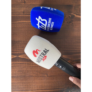 Cubiertas de impresión de espuma de micrófono de metal personalizadas parabrisas flocado con logotipo para estaciones de TV y entrevistas de reporteros - Product Image 4