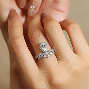 Anneaux en argent S925 avec fleur de couronne et moissanite, entièrement sertis, design royal noble haut de gamme, anneau de luxe léger, anneaux de fiançailles et de mariage - Product Image 3