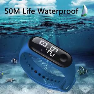 Montre numérique LED <span class=keywords><strong>2023</strong></span> Luxe Lumière blanche Écran tactile Bracelet en silicone Montre-bracelet pour femmes Sports Yoga Bracelets Montres Enfants Horloges - Product Image 2