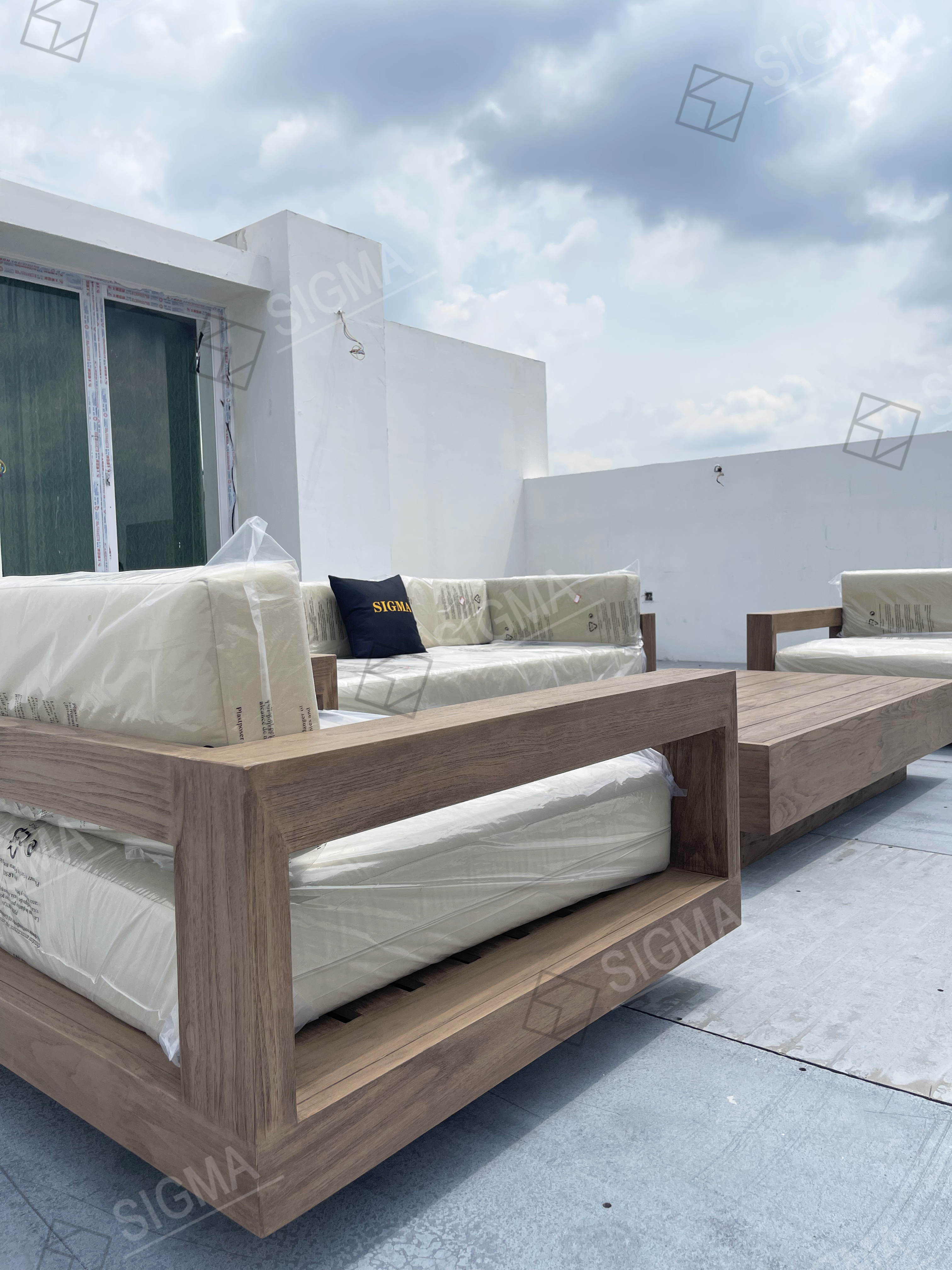 Jinhua Sigma Custom Modern Teak Wood Outdoor Furniture Luxury Patio Sofa Set for Villas Courtyards Hotels Parks Rattan-Infused