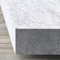 Table basse en marbre massif épais, design cubique, double base, veinure blanche Arabescato, pour salon