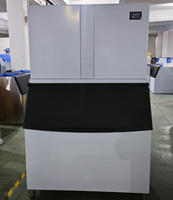 Machine à glaçons commerciale à haute productivité 1000kg capacité de 24 heures avec composants de noyau de moteur de pompe à économie d'énergie inclus