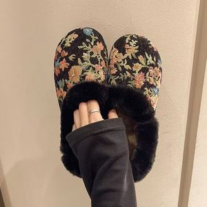 Nuove Ciabatte Invernali <span class=keywords><strong>da</strong></span> <span class=keywords><strong>Donna</strong></span> 2026 con Collo in Pelliccia Floreale Retrò, Suola Morbida Antiscivolo, Fodera in Peluche, Scarpe Casual Piatte - Ingrosso Fabbrica - Product Image 5