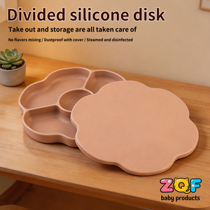 Plato de silicona antideslizante con ventosa para bebé, bandeja de alimentación dividida con tapa, fácil de limpiar, plato para niños pequeños, venta al por mayor de fábrica - Product Image 1