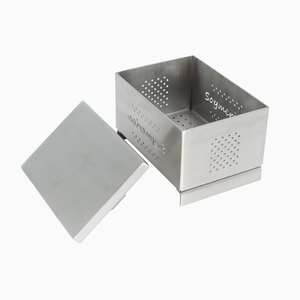 Boîte carrée en acier inoxydable avec côtés perforés et couvercle - Product Image 1