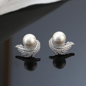 Pendientes de Cristal Gris E4152 con Diseño de Pluma, Plata 925, Clásicos para Mujer, Uso Diario - Product Image 3