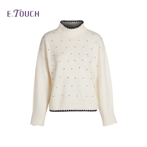 Suéter de <span class=keywords><strong>punto</strong></span> holgado primavera con logotipo personalizado para mujer, tejido de <span class=keywords><strong>punto</strong></span> de manga larga bordado a mano de fábrica de color beige para mujer - Product Image 1