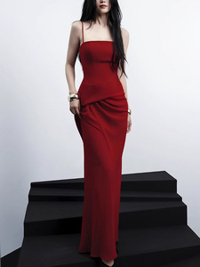Novedad de Verano 2025: Vestido Largo Asimétrico Rojo Liso Teñido, de Spandex Tejido, Cintura Natural, Transpirable, Estilo Vintage, Corte en A, de Moda - Product Image 2