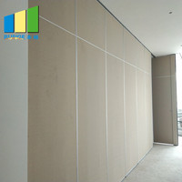 Cloisons pliantes modulaires en bois insonorisées et ignifuges pour auditoriums, gymnases, salles de bain et grands entrepôts