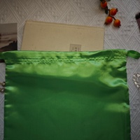 Sac de rangement en satin vert promotionnel, sac de shopping, logo personnalisé imprimé, sac de rangement pour sèche-cheveux, chaussures, kit anti-gueule de bois, sac en satin de soie