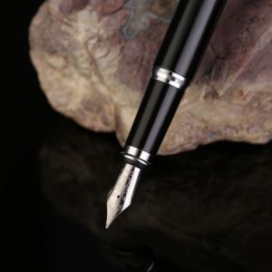 कस्टम पैटर्न फव्वारा पेन स्याही उपहार सेट, हार्डकवर पेन केस रिफिएबल कारतूस ओम ब्रांडेड पेन किट थोक - Product Image 6