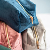 Pochette en daim avec logo personnalisé, fermeture éclair, sac de maquillage, trousse de toilette en velours pour voyage