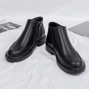 Bottes de travail courtes pour hommes noires imperméables et tendance, à tige en caoutchouc, antidérapantes, respirantes et faciles à enfiler – Vente en gros - Product Image 2